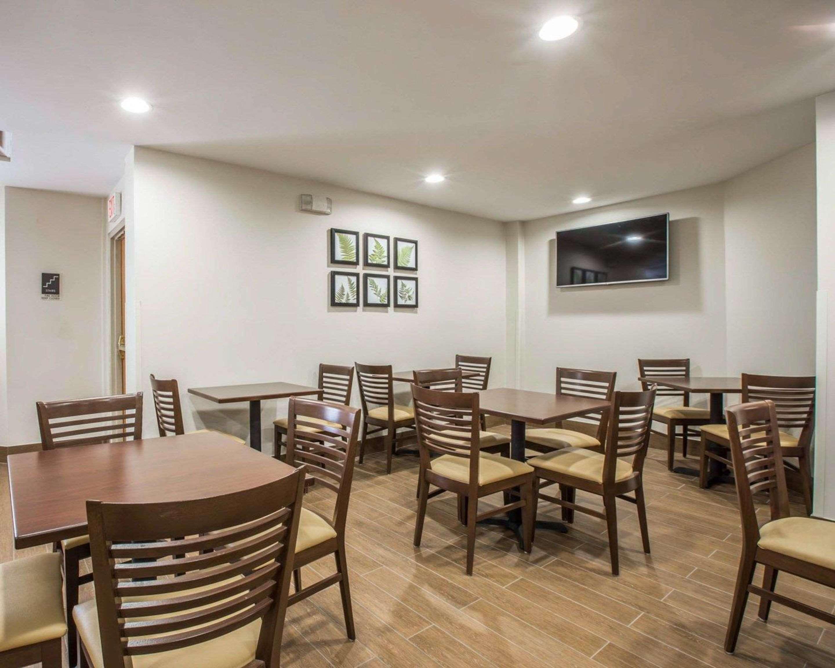 格林斯伯勒机场司丽普酒店 外观 照片